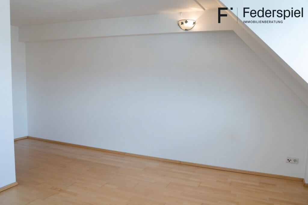 Josef Schraffl Straße Mietwohnung Zimmer 1 Blick richtung Türe